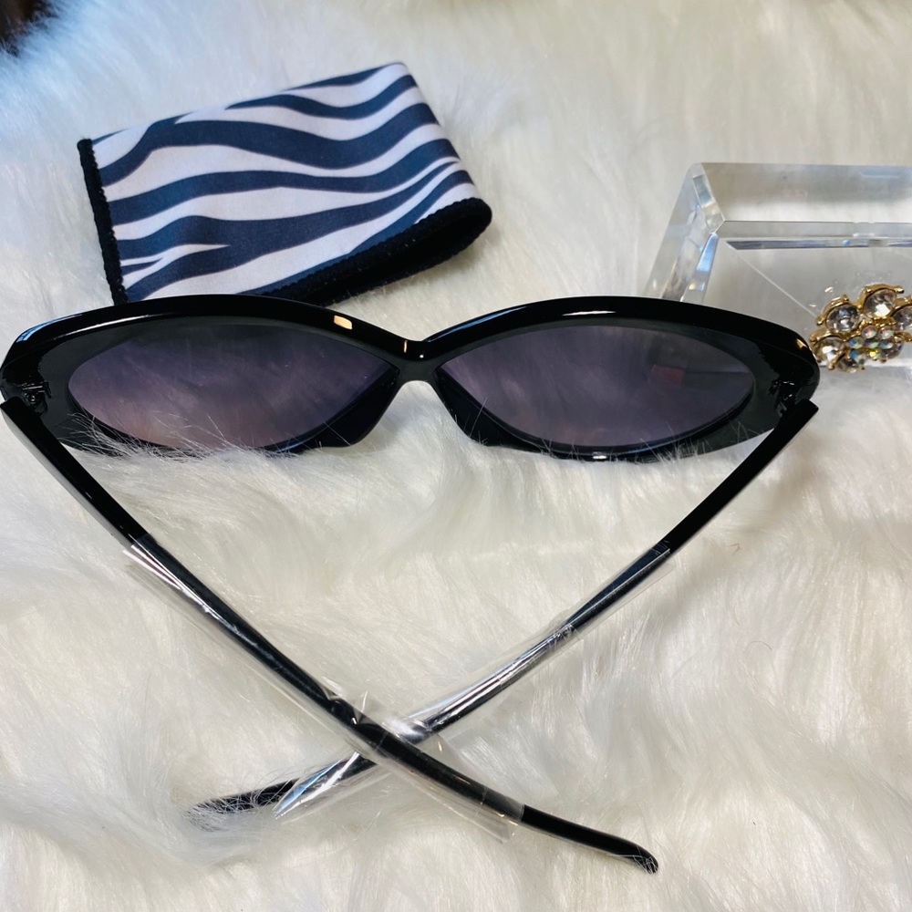 SUNGLASSES - Picture 2 of 2
